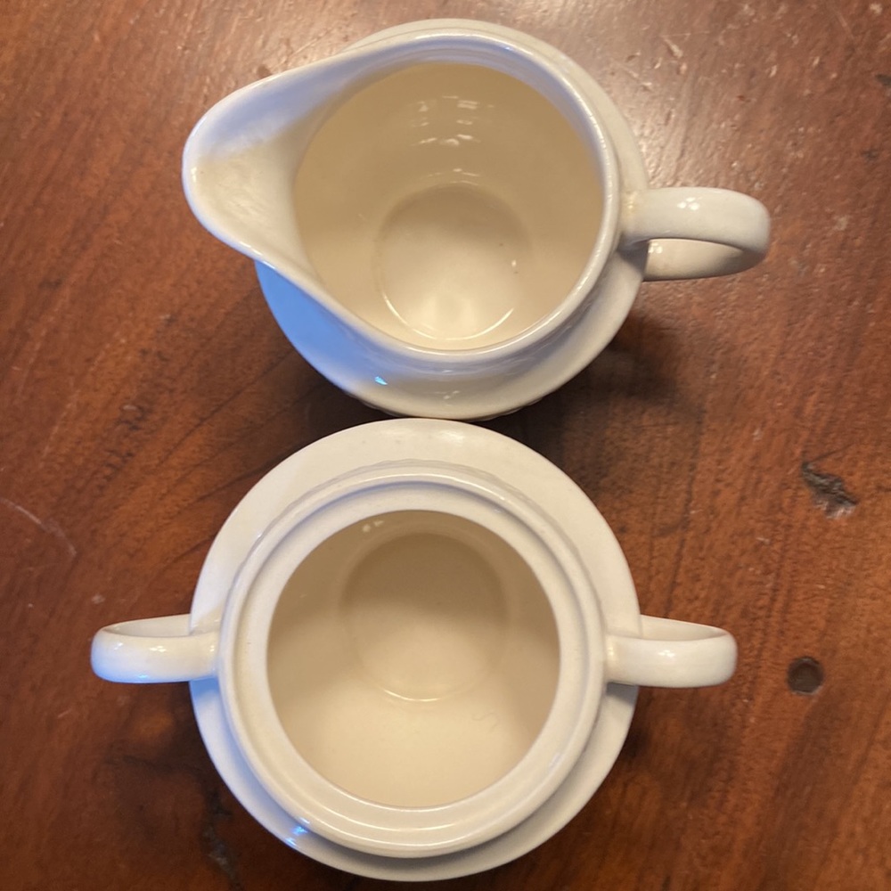 Wedgwood Edme Cream and Sugar Set - Picture 6 of 7